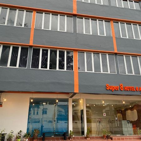 Super 8 Hotel Алор Сетар Екстериор снимка