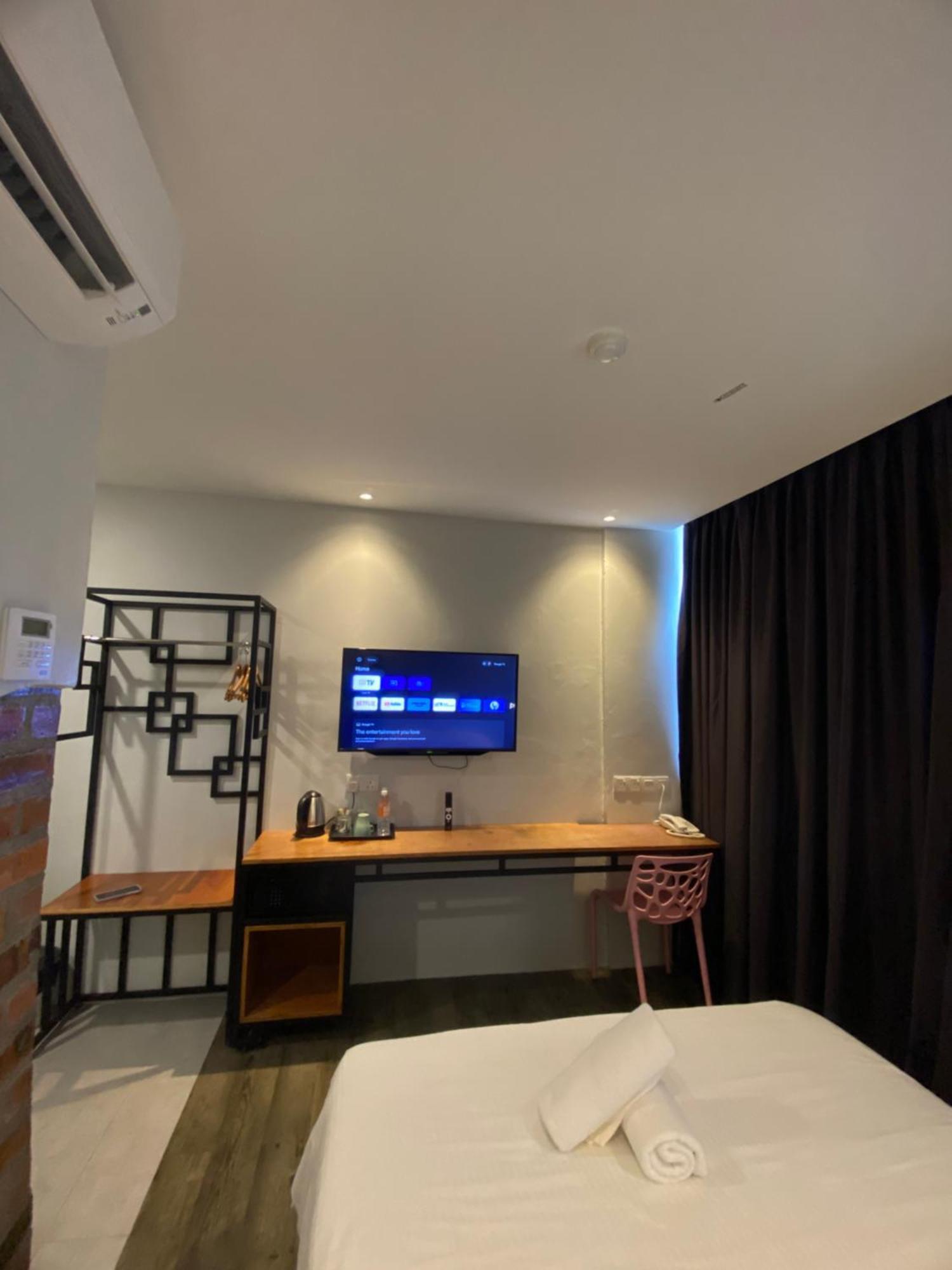 Super 8 Hotel Алор Сетар Екстериор снимка