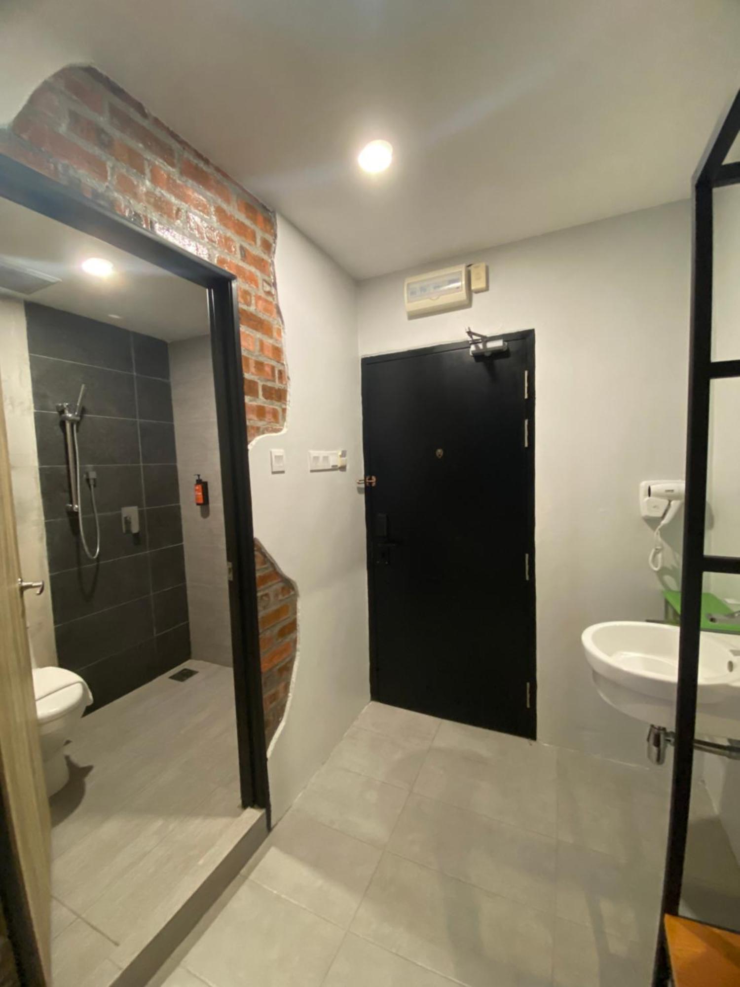 Super 8 Hotel Алор Сетар Екстериор снимка