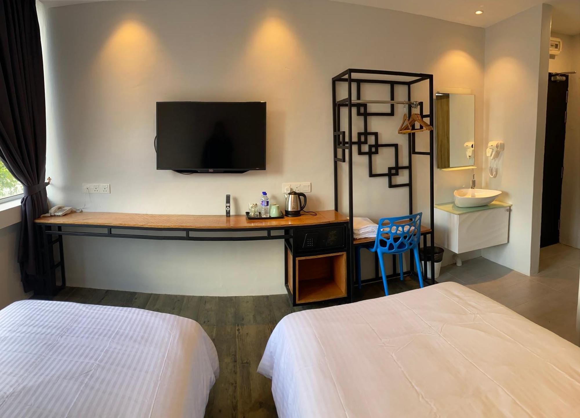 Super 8 Hotel Алор Сетар Екстериор снимка