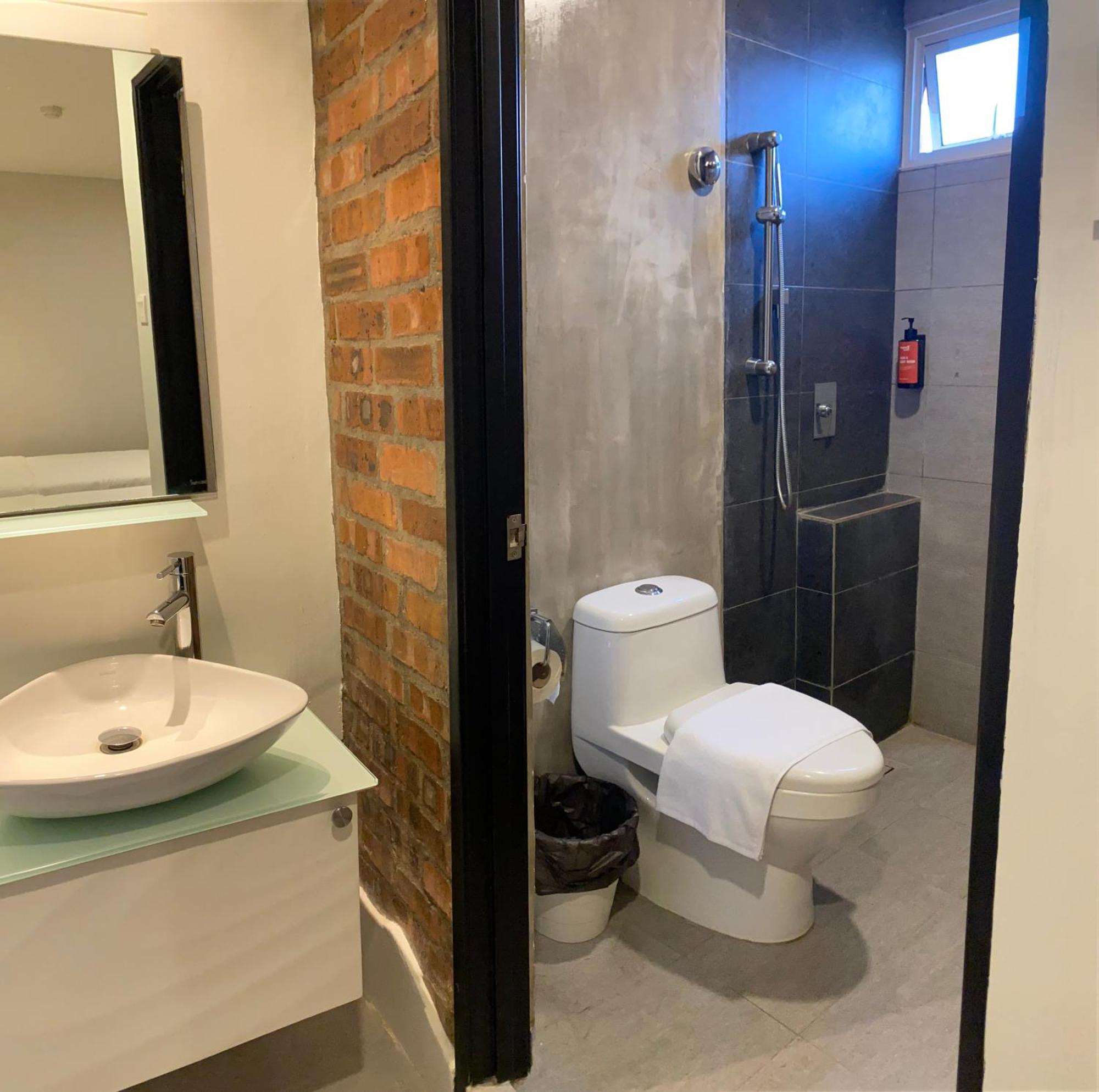 Super 8 Hotel Алор Сетар Екстериор снимка